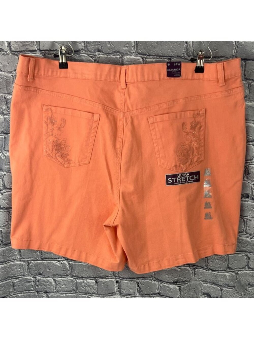 Gloria Vanderbilt Amanda Size 24W Classic Fit Shorts Mid Rise Peach NWT - Picture 2 of 6